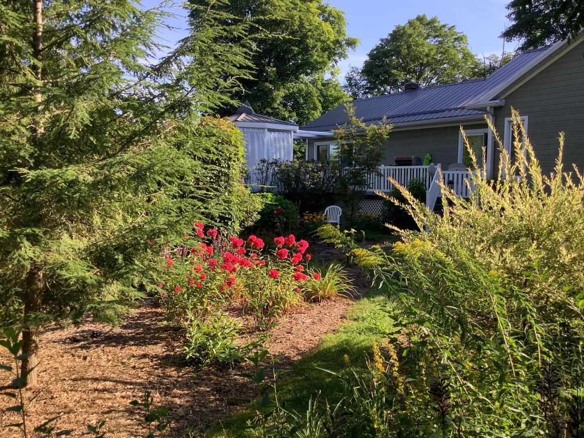 Bed and Breakfast Les Saisons Du Fleuve Lotbiniere Exterior foto