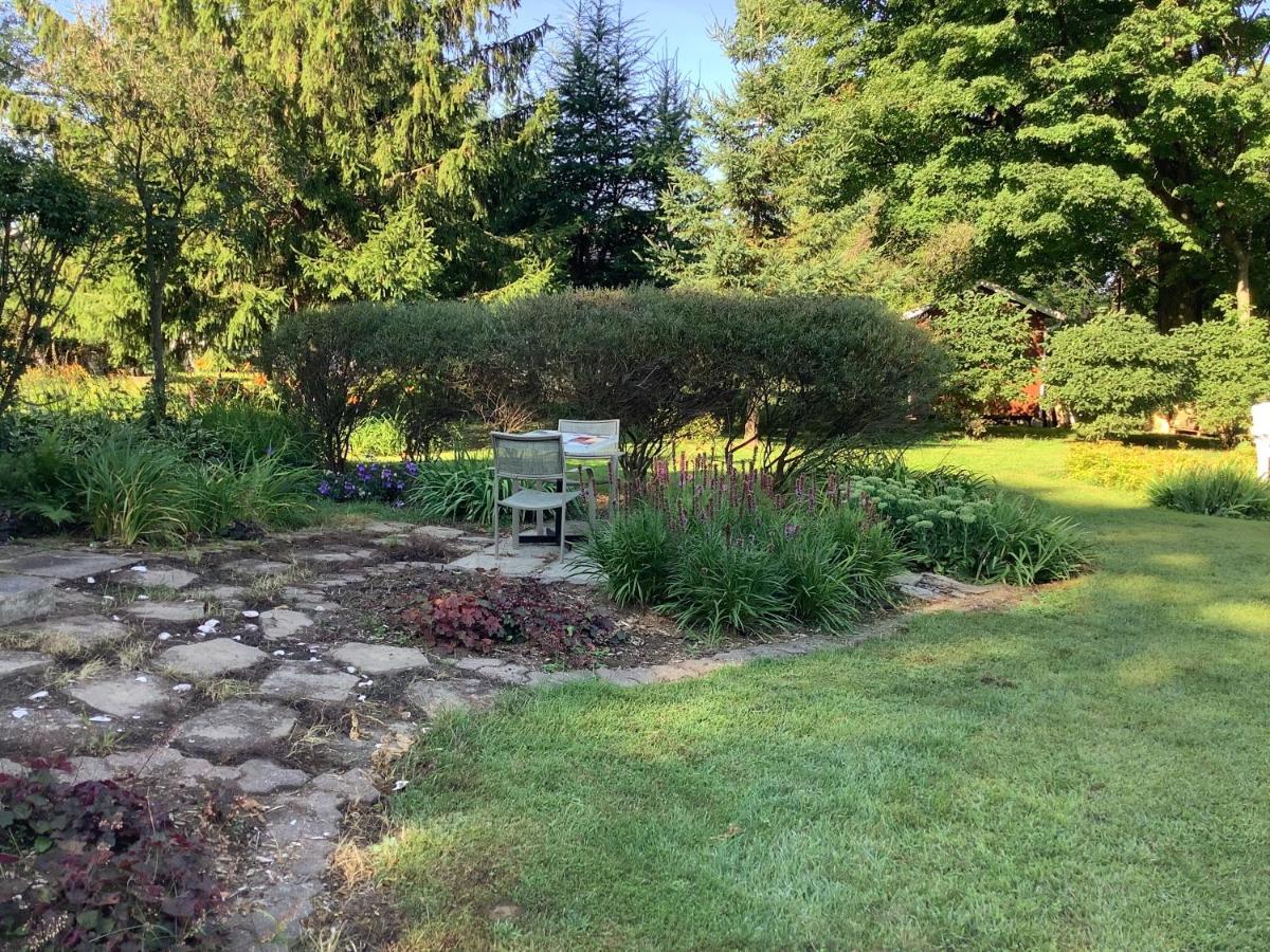 Bed and Breakfast Les Saisons Du Fleuve Lotbiniere Exterior foto